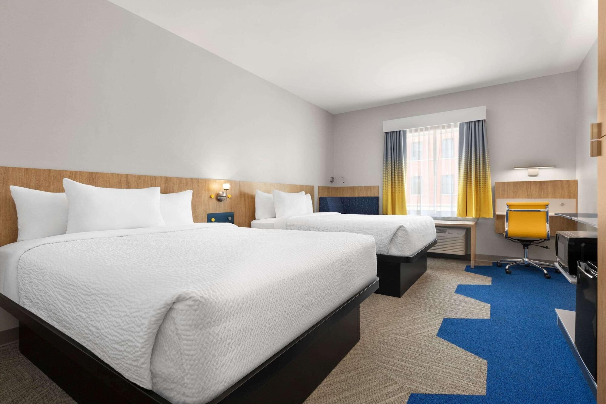 Microtel Inn Suites By Wyndham Lac-Megantic Exterior photo